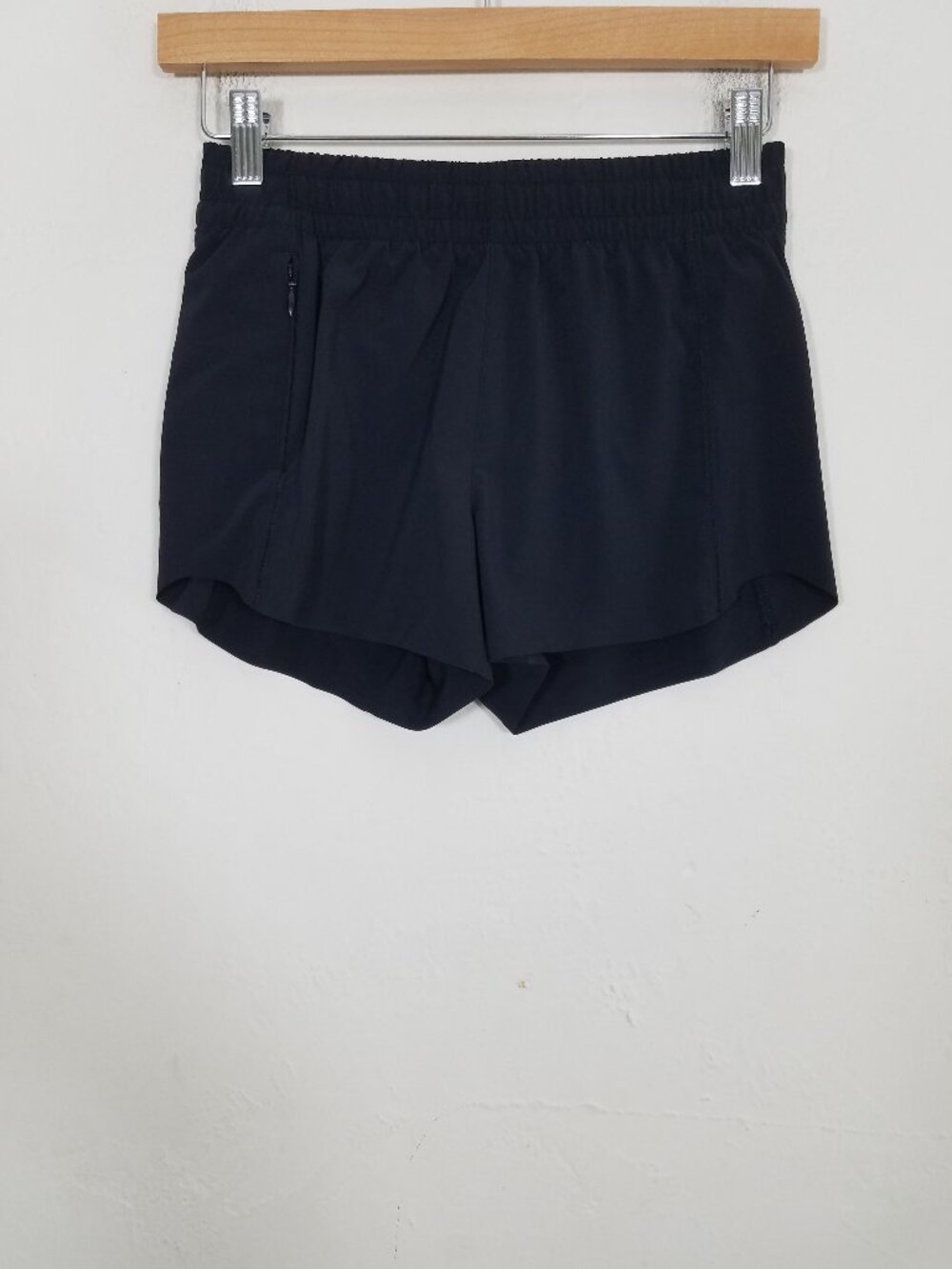 Athleta Girl Heart The Hustle 2.5 Short Black Size L/12